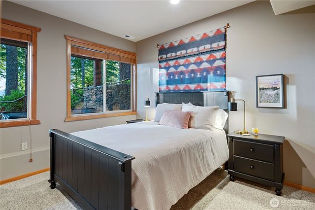 31 E Bowsprit Lane, Union, WA 98592