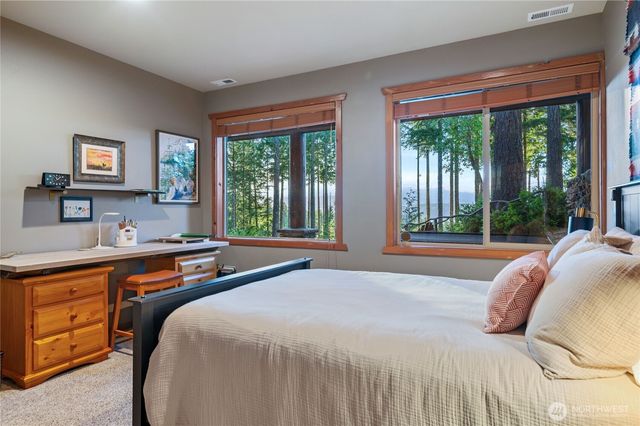 31 E Bowsprit Lane, Union, WA 98592