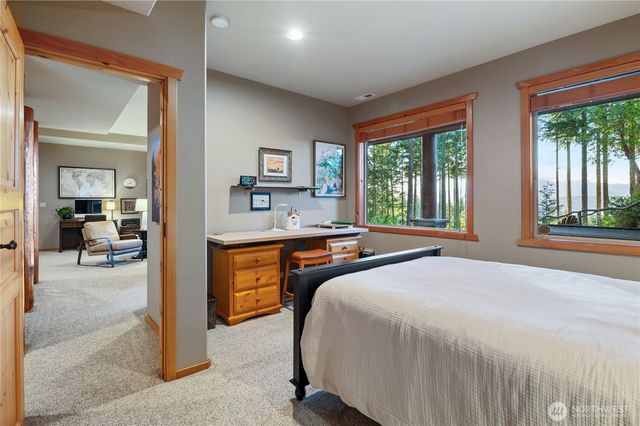 31 E Bowsprit Lane, Union, WA 98592