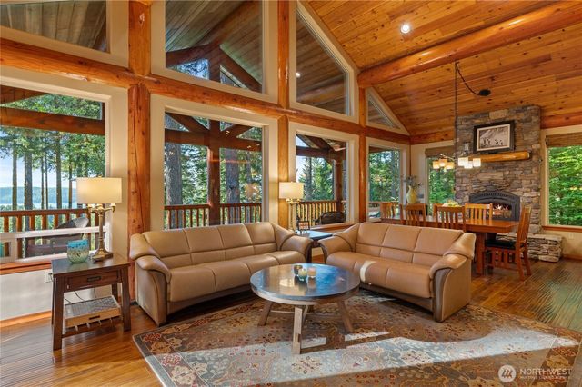 31 E Bowsprit Lane, Union, WA 98592
