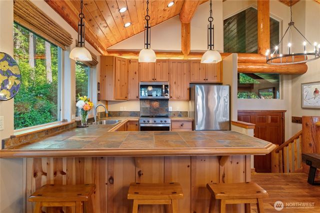 31 E Bowsprit Lane, Union, WA 98592