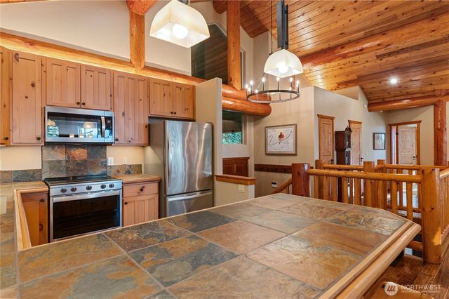 31 E Bowsprit Lane, Union, WA 98592