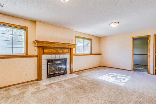 2421 S Cypress, Wichita, KS 67210