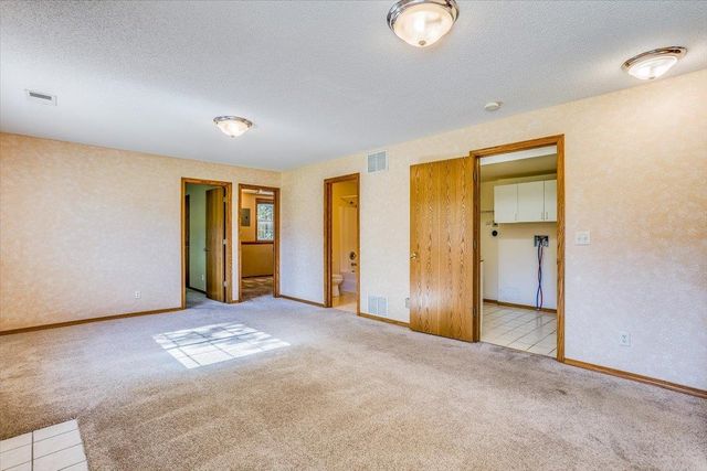 2421 S Cypress, Wichita, KS 67210