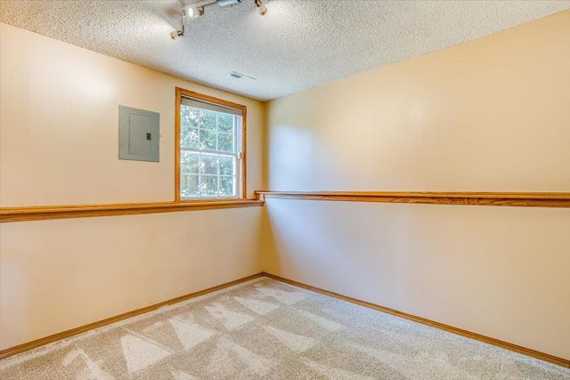 2421 S Cypress, Wichita, KS 67210