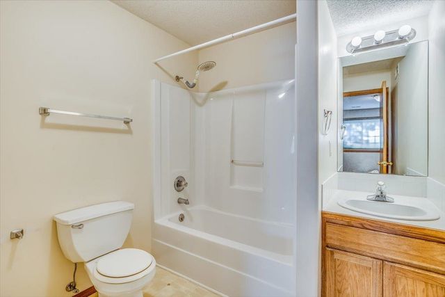2421 S Cypress, Wichita, KS 67210