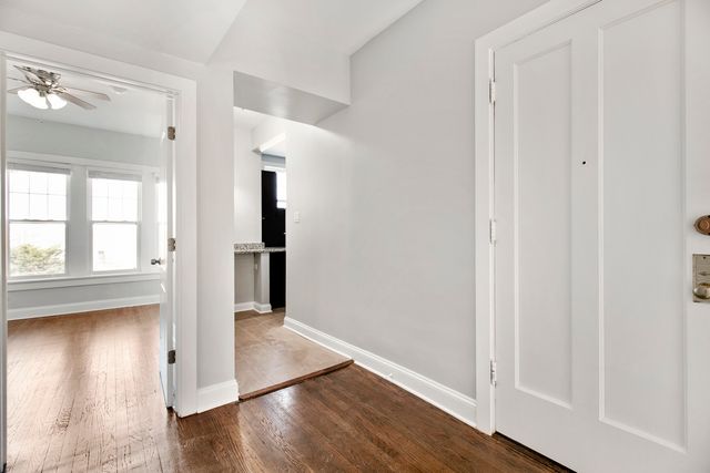 1110 W Glenlake Avenue 1, Chicago, IL 60660