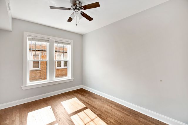 1110 W Glenlake Avenue 1, Chicago, IL 60660