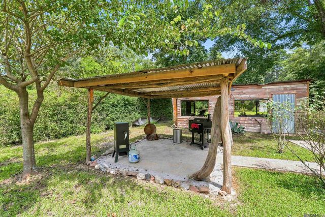 31276 Old River Rd, Denham Springs, LA 70726