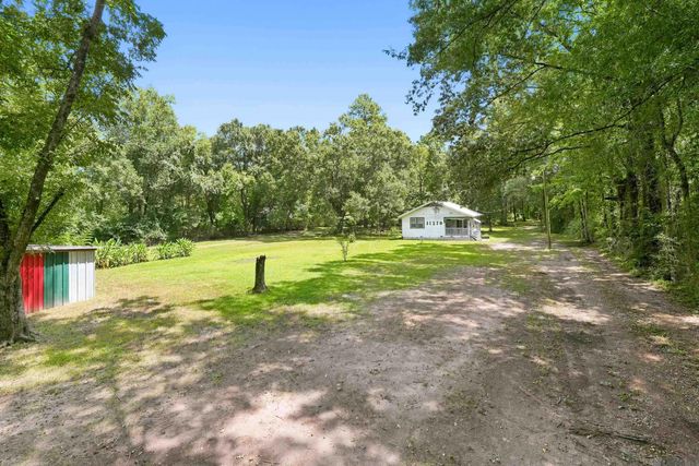 31276 Old River Rd, Denham Springs, LA 70726