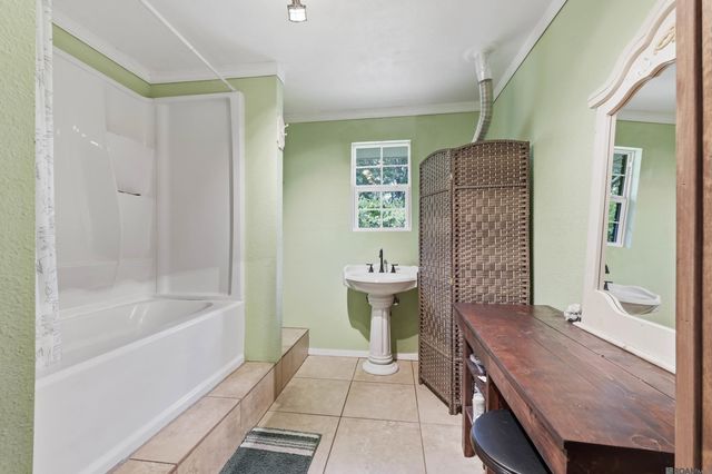 31276 Old River Rd, Denham Springs, LA 70726
