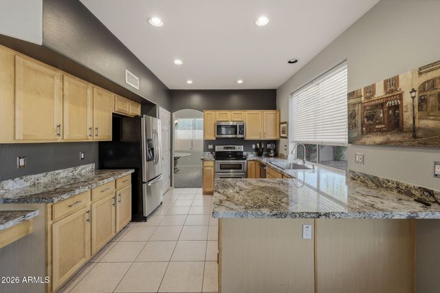 15625 S 6TH Avenue, Phoenix, AZ 85045