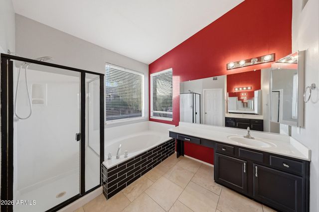 15625 S 6TH Avenue, Phoenix, AZ 85045