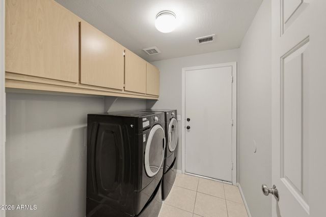 15625 S 6TH Avenue, Phoenix, AZ 85045