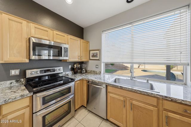 15625 S 6TH Avenue, Phoenix, AZ 85045