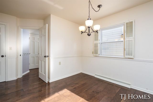 8 Wallinwood Avenue, Grand Rapids, MI 49503
