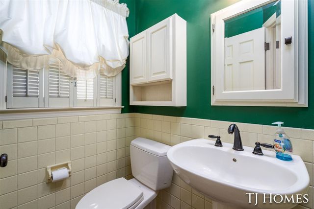 8 Wallinwood Avenue, Grand Rapids, MI 49503