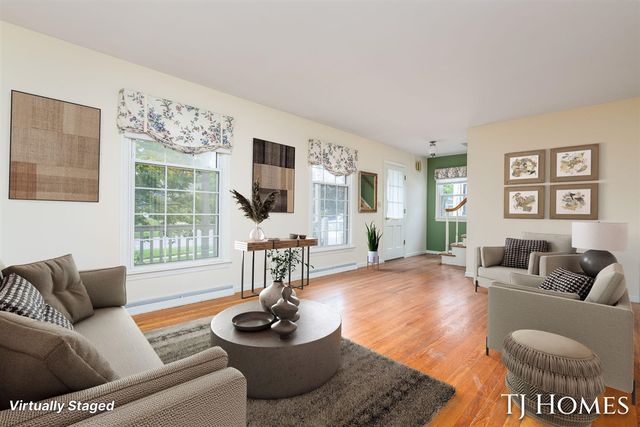 8 Wallinwood Avenue, Grand Rapids, MI 49503