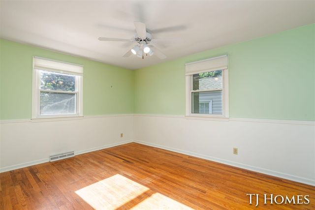 8 Wallinwood Avenue, Grand Rapids, MI 49503