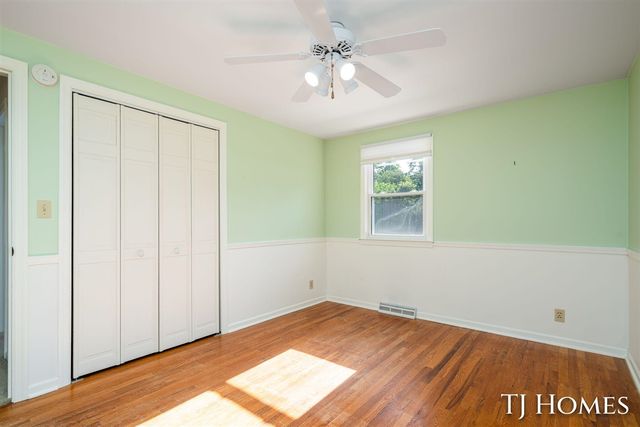 8 Wallinwood Avenue, Grand Rapids, MI 49503