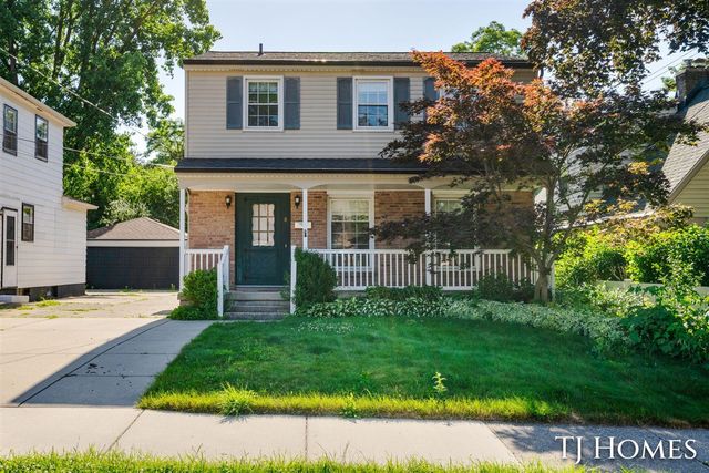 8 Wallinwood Avenue, Grand Rapids, MI 49503