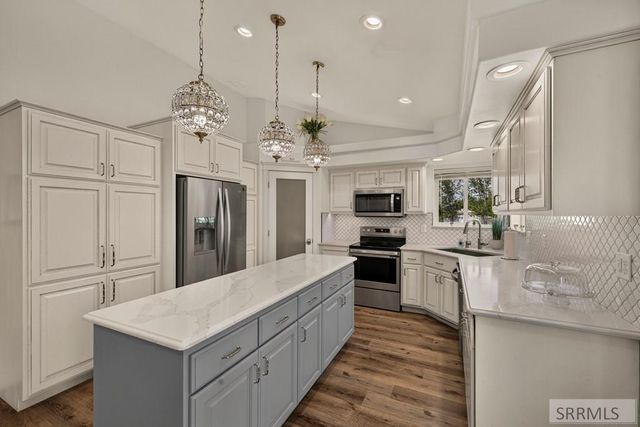 3864 E John Adams Parkway, Ammon, ID 83406