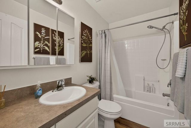 3864 E John Adams Parkway, Ammon, ID 83406