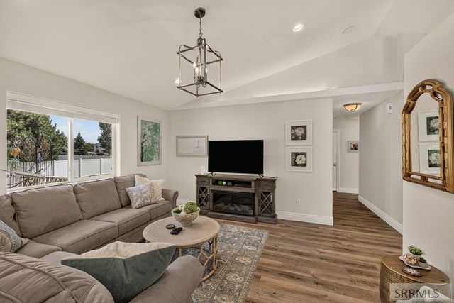 3864 E John Adams Parkway, Ammon, ID 83406