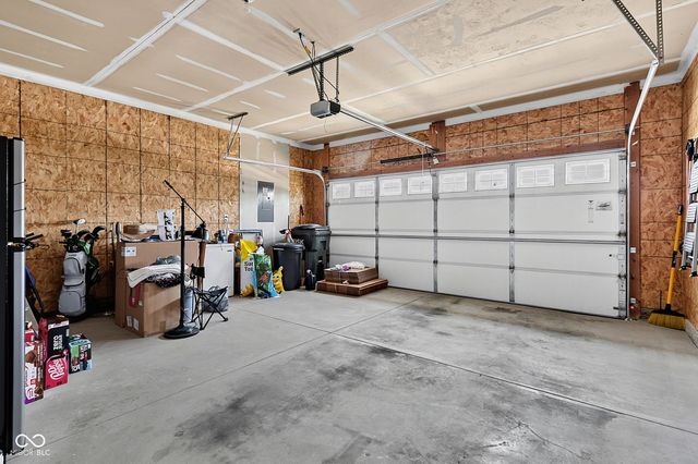 257 Longleaf Lane, Greenfield, IN 46140