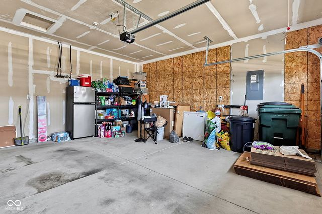 257 Longleaf Lane, Greenfield, IN 46140