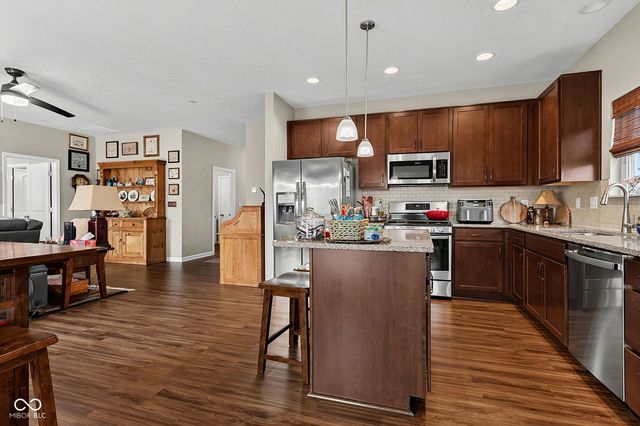 257 Longleaf Lane, Greenfield, IN 46140