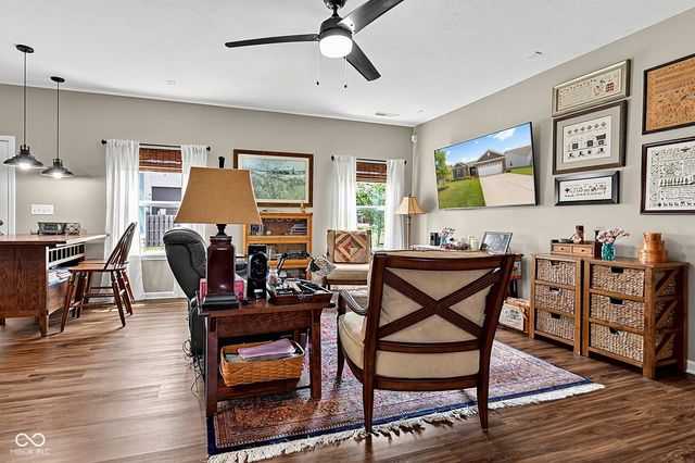 257 Longleaf Lane, Greenfield, IN 46140