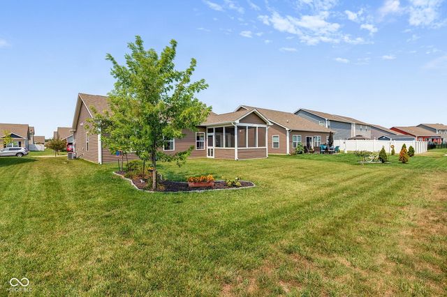 257 Longleaf Lane, Greenfield, IN 46140