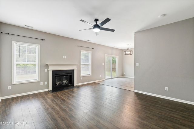 406 Hidden Oaks Drive, Jacksonville, NC 28546