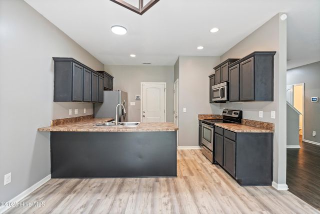 406 Hidden Oaks Drive, Jacksonville, NC 28546