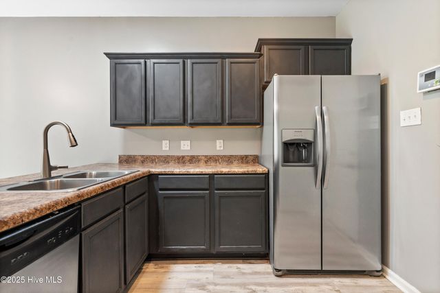 406 Hidden Oaks Drive, Jacksonville, NC 28546