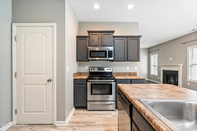 406 Hidden Oaks Drive, Jacksonville, NC 28546