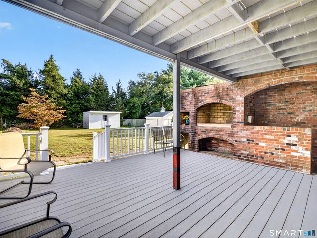 4 Pamela Way, Waterford, CT 06385