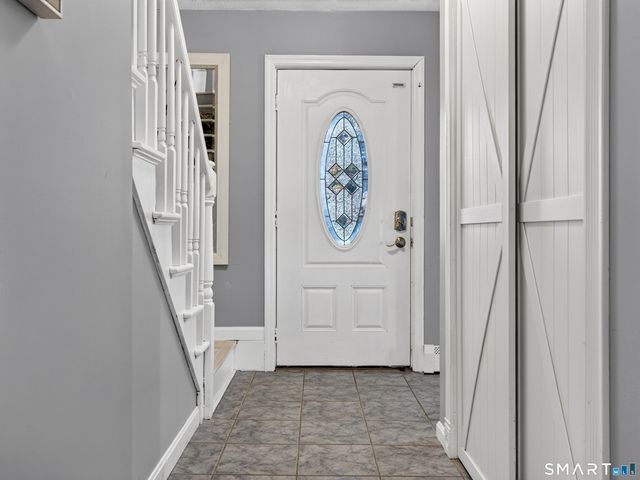4 Pamela Way, Waterford, CT 06385
