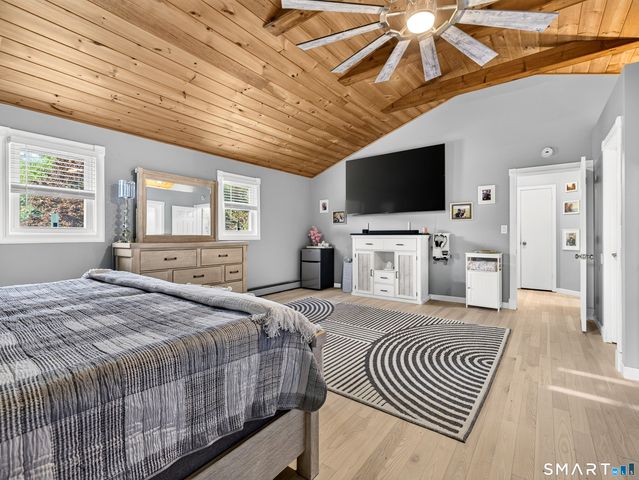 4 Pamela Way, Waterford, CT 06385