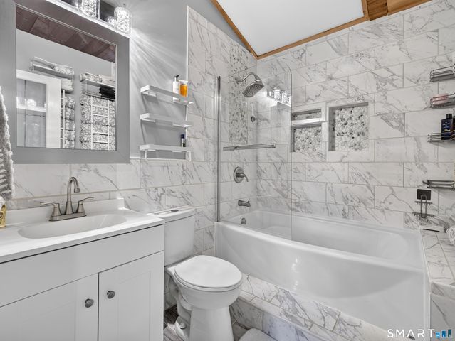 4 Pamela Way, Waterford, CT 06385