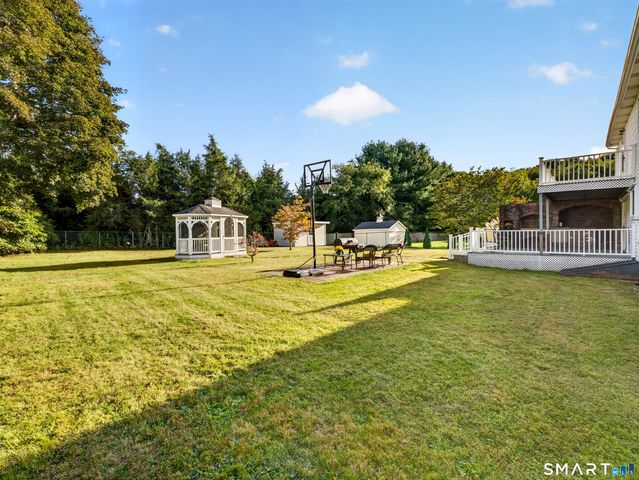 4 Pamela Way, Waterford, CT 06385