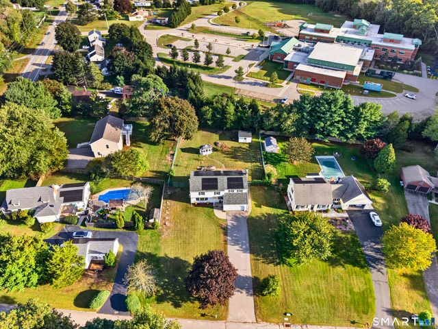 4 Pamela Way, Waterford, CT 06385