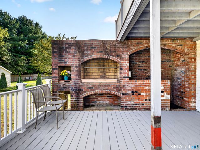 4 Pamela Way, Waterford, CT 06385