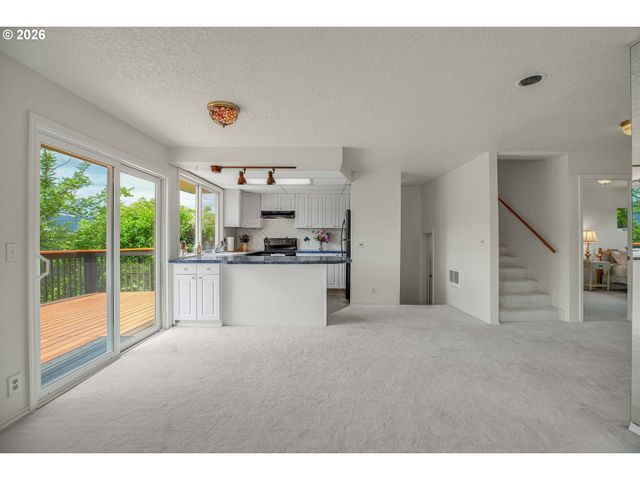 6740 N WILLAMETTE Blvd, Portland, OR 97203