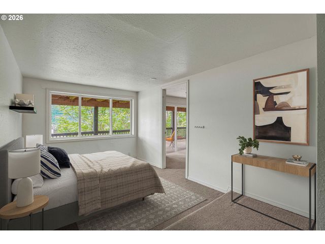 6740 N WILLAMETTE Blvd, Portland, OR 97203