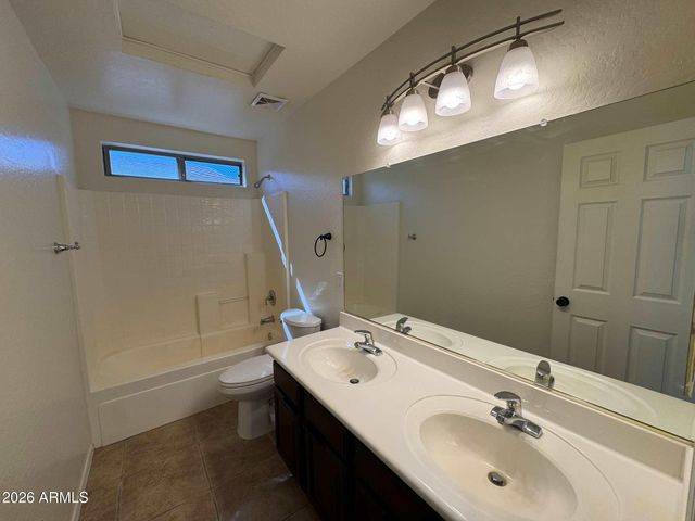 1232 W DELMONTE Drive, Casa Grande, AZ 85122