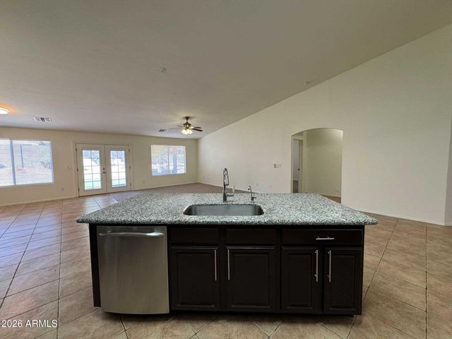 1232 W DELMONTE Drive, Casa Grande, AZ 85122