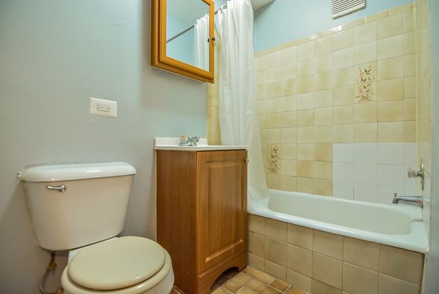 4515 N Malden Street 1B, Chicago, IL 60640