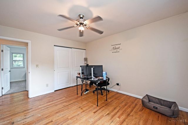 6586 S Oak Knoll Drive, Cincinnati, OH 45224